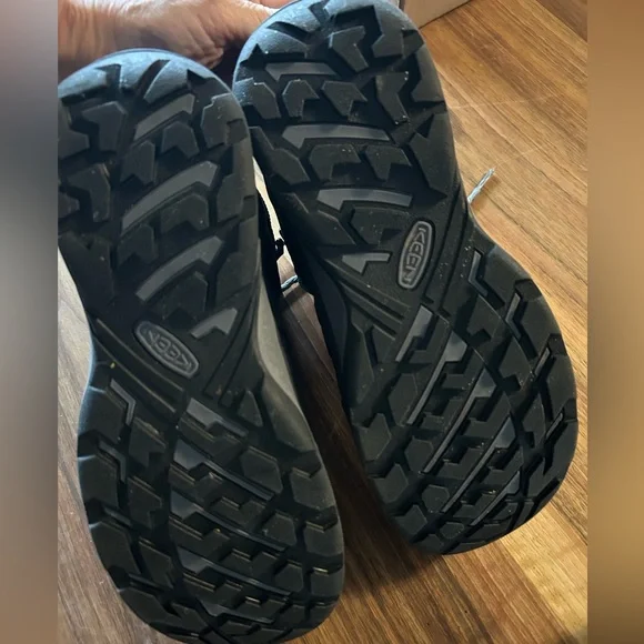 Keen Circadia Waterproof hiking boot, 8, insulated.  EUC - Picture 6 of 11